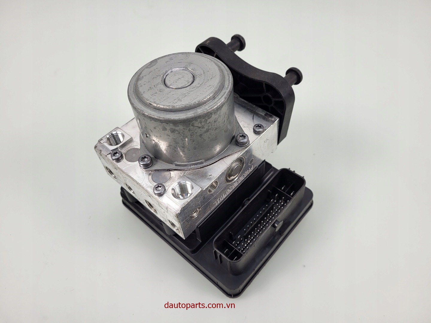 Nhà sản xuất: Phụ tùng ô tô Mercedes

 Chính sách đặc biệt của Dautoparts.com.vn

- Bảo Hành Dài Hạn Nhất

- Cam Kết Đúng Chất Lượng Và Chủng Loại Sản Phẩm

- Luôn Lấy Quyền Lợi Khách Hàng Làm Trọng Tâm

- Có Gara Trực Thuộc Cty tại TpHCM - Hà Nội, Hỗ Trợ Lắp Đặt & Bảo Hành Cho Quý Khách 