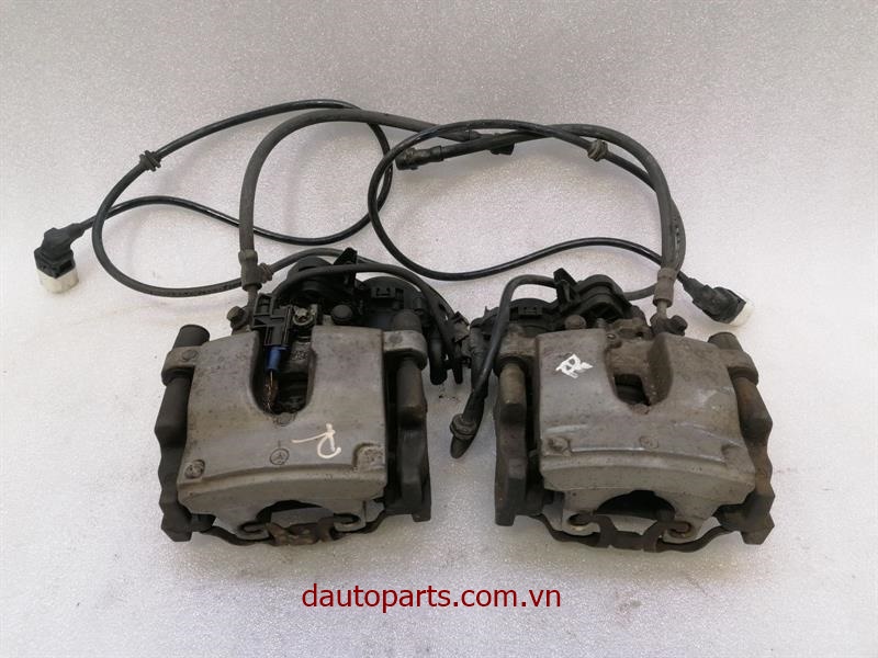 Nhà sản xuất: Phụ tùng ô tô Mercedes

 Chính sách đặc biệt của Dautoparts.com.vn

- Bảo Hành Dài Hạn Nhất

- Cam Kết Đúng Chất Lượng Và Chủng Loại Sản Phẩm

- Luôn Lấy Quyền Lợi Khách Hàng Làm Trọng Tâm

- Có Gara Trực Thuộc Cty tại TpHCM - Hà Nội, Hỗ Trợ Lắp Đặt & Bảo Hành Cho Quý Khách 