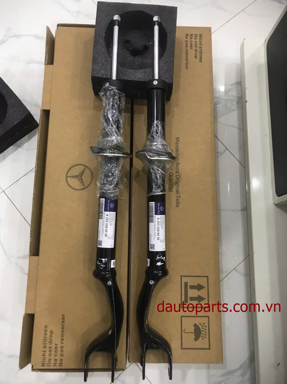 Nhà sản xuất: Phụ tùng ô tô MercedesChính sách đặc biệt của Dautoparts.com.vn- Bảo Hành Dài Hạn Nhất- Cam Kết Đúng Chất Lượng Và Chủng Loại Sản Phẩm- Luôn Lấy Quyền Lợi Khách Hàng Làm Trọng Tâm- Có Gara Trực Thuộc Cty tại TpHCM - Hà Nội, Hỗ Trợ Lắp Đặt & Bảo Hành Cho Quý Khách 