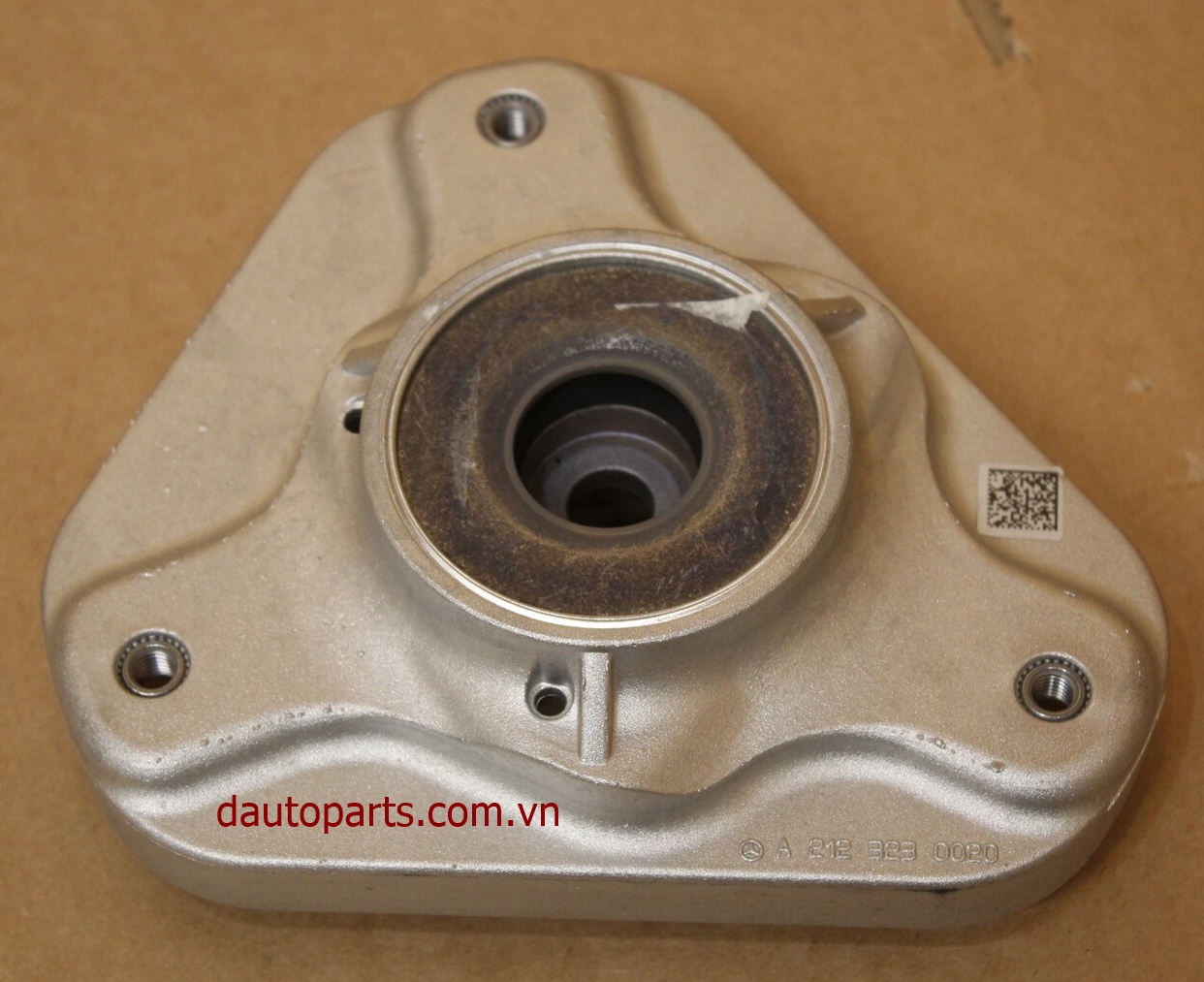 Nhà sản xuất: Phụ tùng ô tô MercedesChính sách đặc biệt của Dautoparts.com.vn- Bảo Hành Dài Hạn Nhất- Cam Kết Đúng Chất Lượng Và Chủng Loại Sản Phẩm- Luôn Lấy Quyền Lợi Khách Hàng Làm Trọng Tâm- Có Gara Trực Thuộc Cty tại TpHCM - Hà Nội, Hỗ Trợ Lắp Đặt & Bảo Hành Cho Quý Khách 