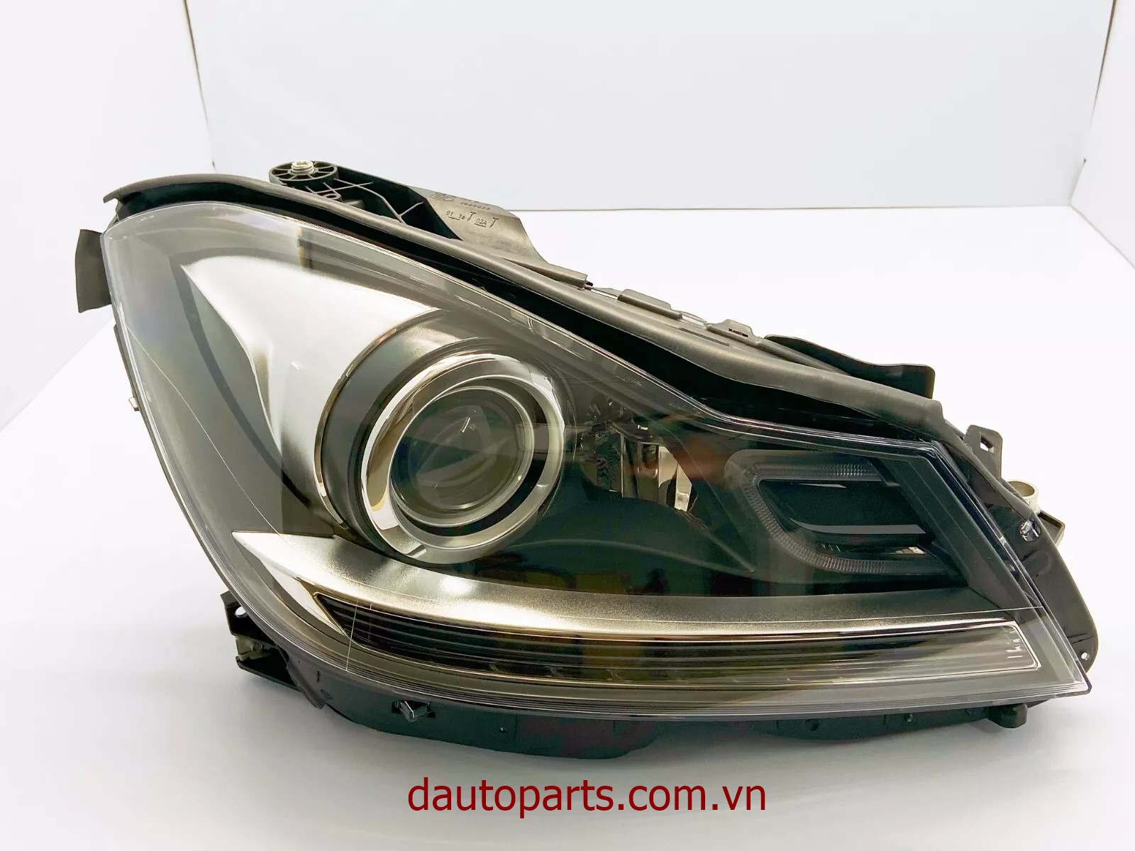 Nhà sản xuất: Phụ tùng ô tô Mercedes

 Chính sách đặc biệt của Dautoparts.com.vn

- Bảo Hành Dài Hạn Nhất

- Cam Kết Đúng Chất Lượng Và Chủng Loại Sản Phẩm

- Luôn Lấy Quyền Lợi Khách Hàng Làm Trọng Tâm

- Có Gara Trực Thuộc Cty tại TpHCM - Hà Nội, Hỗ Trợ Lắp Đặt & Bảo Hành Cho Quý Khách 