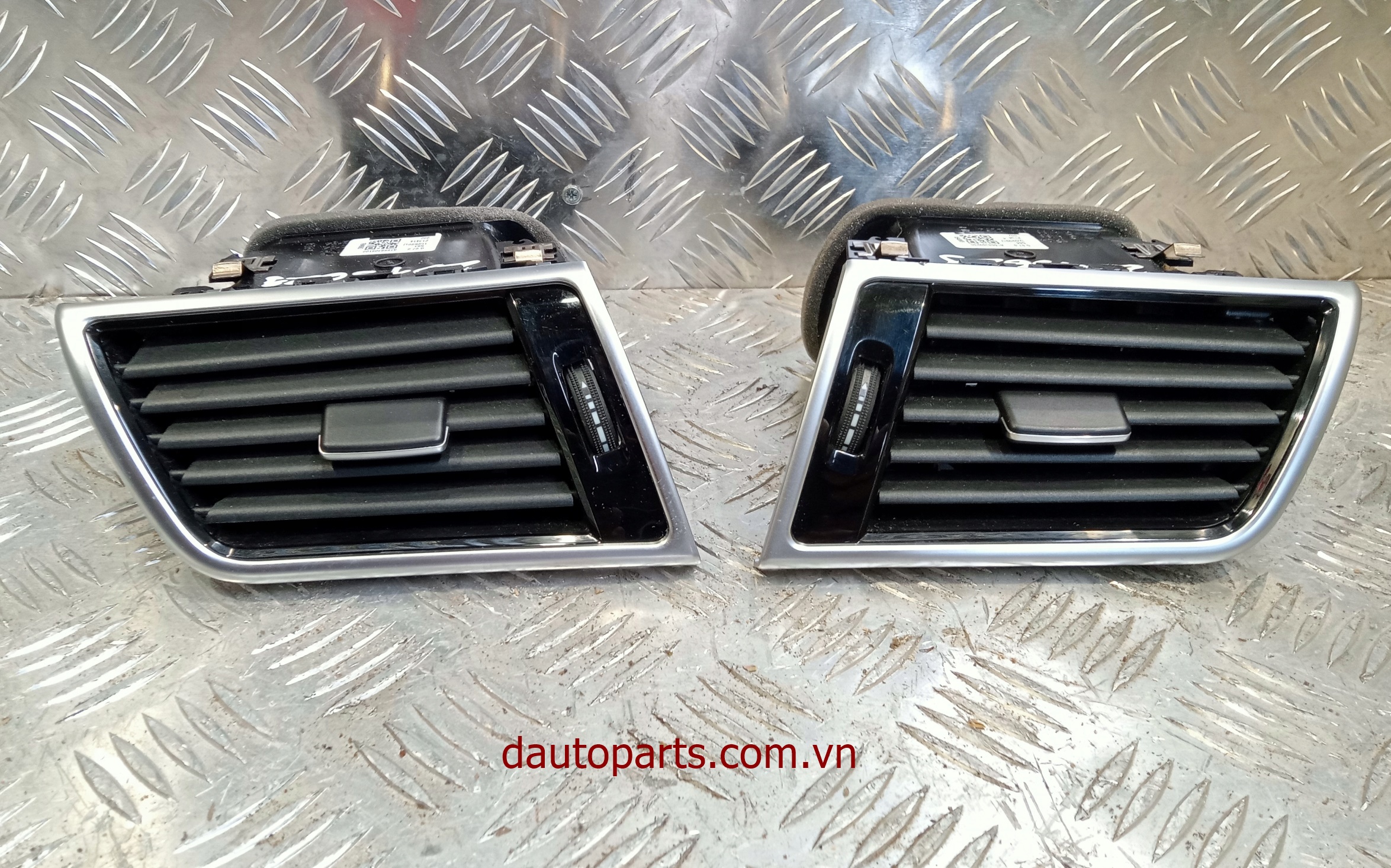 Nhà sản xuất: Phụ tùng ô tô Mercedes
Chính sách đặc biệt của Dautoparts.com.vn
- Bảo Hành Dài Hạn Nhất
- Cam Kết Đúng Chất Lượng Và Chủng Loại Sản Phẩm
- Luôn Lấy Quyền Lợi Khách Hàng Làm Trọng Tâm
- Có Gara Trực Thuộc Cty tại TpHCM - Hà Nội, Hỗ Trợ Lắp Đặt & Bảo Hành Cho Quý Khách