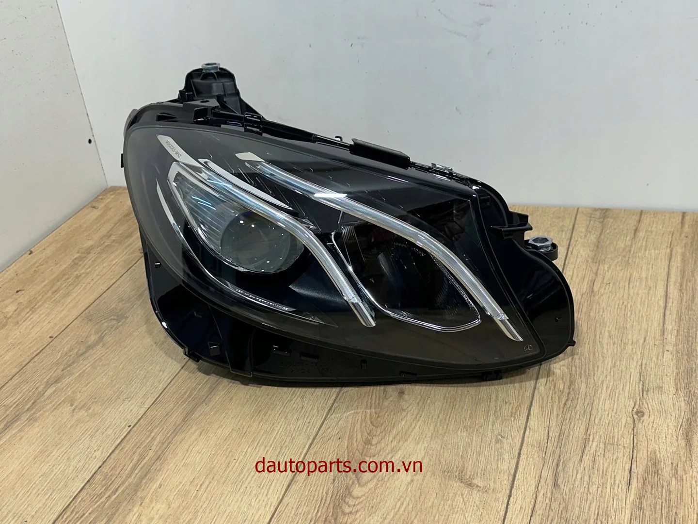 Nhà sản xuất: Phụ tùng ô tô Mercedes

 Chính sách đặc biệt của Dautoparts.com.vn

- Bảo Hành Dài Hạn Nhất

- Cam Kết Đúng Chất Lượng Và Chủng Loại Sản Phẩm

- Luôn Lấy Quyền Lợi Khách Hàng Làm Trọng Tâm

- Có Gara Trực Thuộc Cty tại TpHCM - Hà Nội, Hỗ Trợ Lắp Đặt & Bảo Hành Cho Quý Khách 