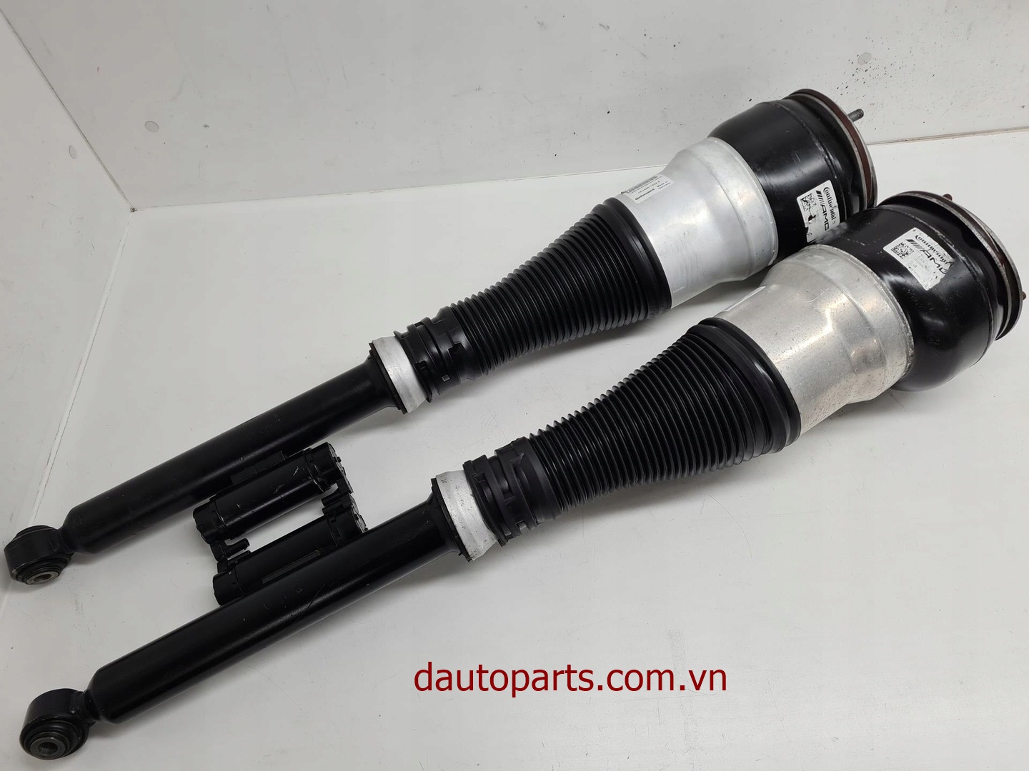 Nhà sản xuất: Phụ tùng ô tô Mercedes

 Chính sách đặc biệt của Dautoparts.com.vn

- Bảo Hành Dài Hạn Nhất

- Cam Kết Đúng Chất Lượng Và Chủng Loại Sản Phẩm

- Luôn Lấy Quyền Lợi Khách Hàng Làm Trọng Tâm

- Có Gara Trực Thuộc Cty tại TpHCM - Hà Nội, Hỗ Trợ Lắp Đặt & Bảo Hành Cho Quý Khách 